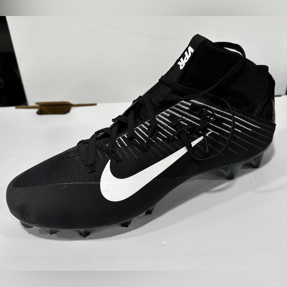 Men’s Nike Vapor Untouchable 2 football cleats 12W